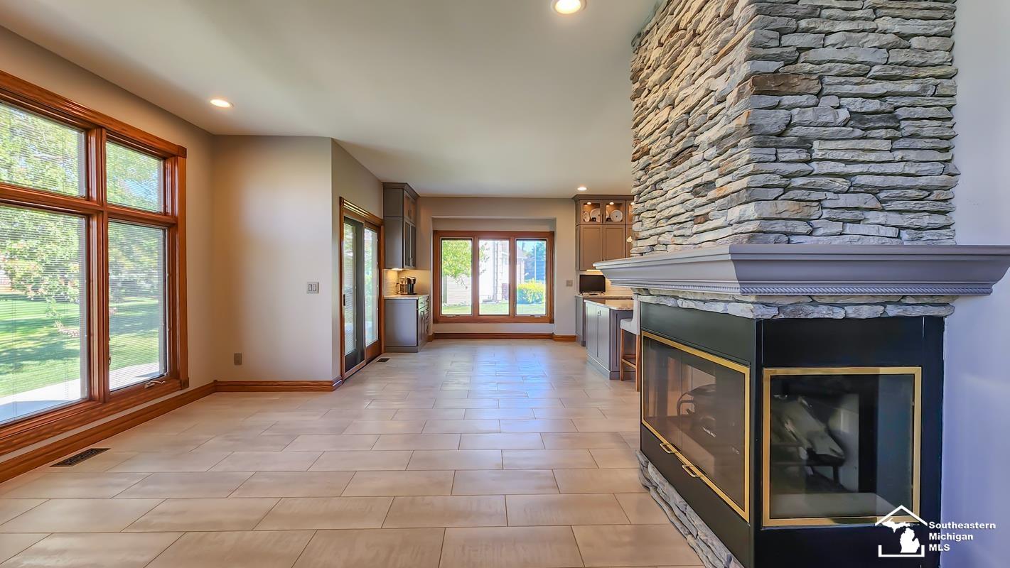 4107 Brest Road Newport, MI 48166 - Photo 10 of 24 50122668-9.JPG