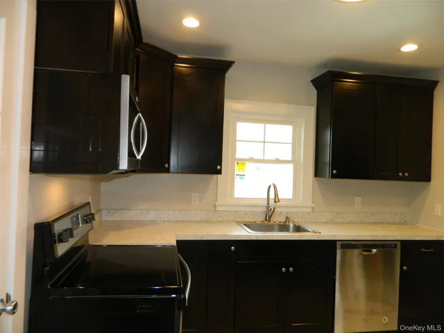 $2,350 | 714 Highway 52, Walden, NY 12586