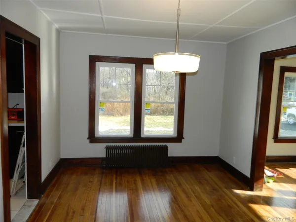 $2,350 | 712 State Route 52, Walden, NY 12586