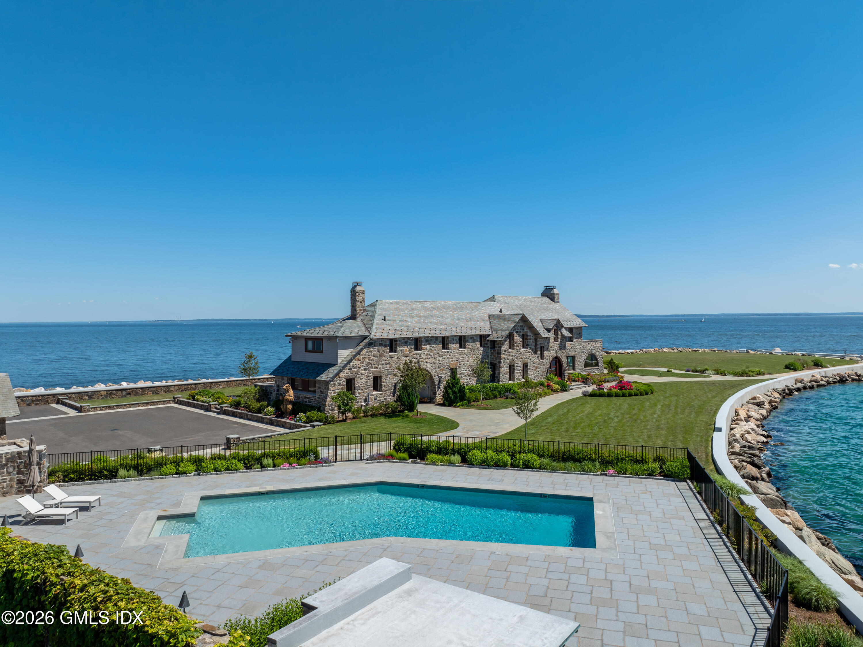123 Saddle Rock Road Stamford, CT 06902 - Photo 4 of 48 VIEW