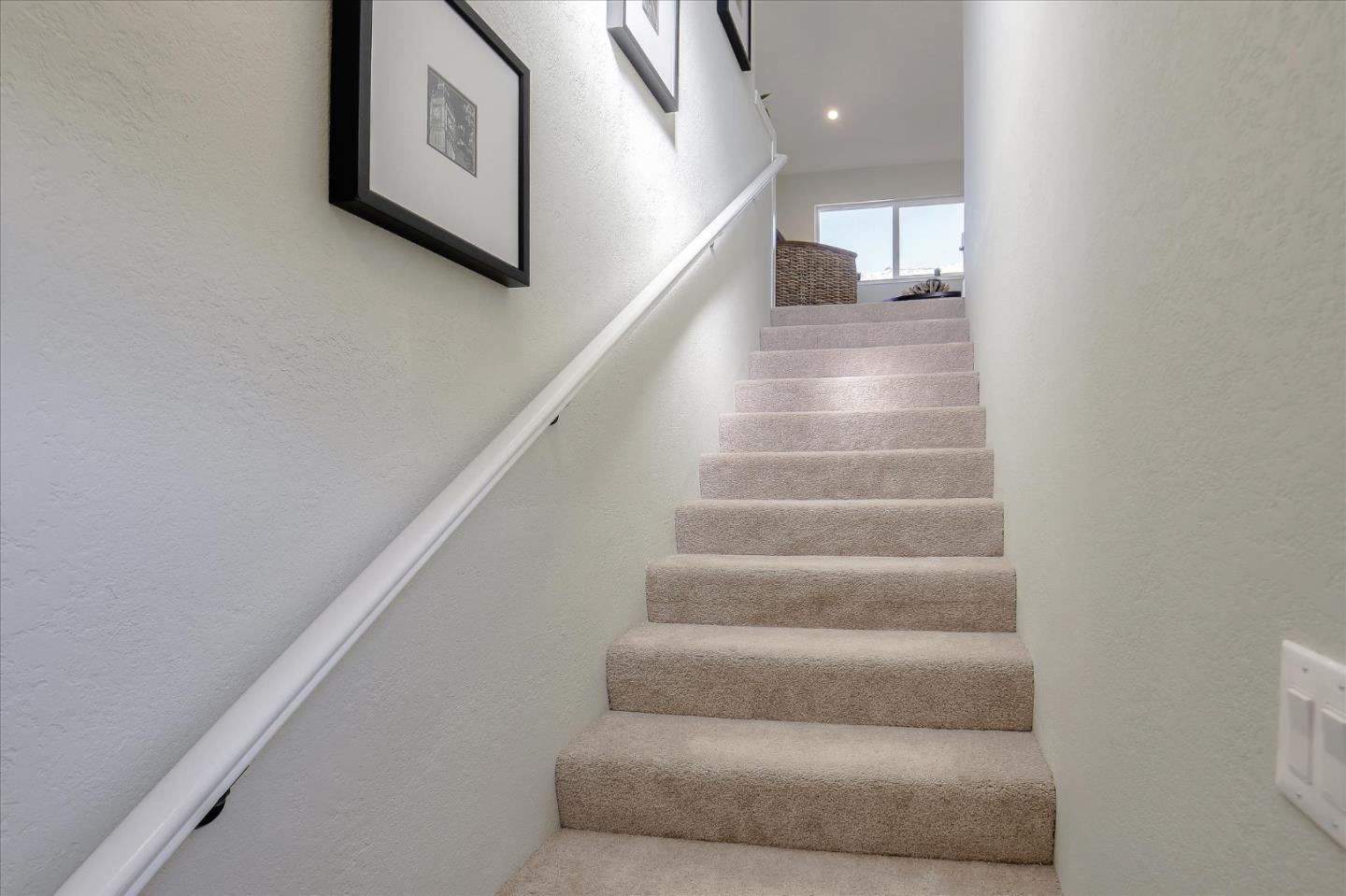 504 Arguello Boulevard Pacifica, CA 94044 - Photo 13 of 42 a view of entryway and hall