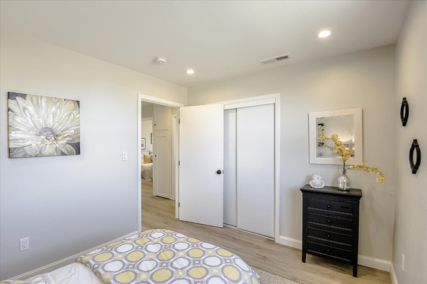 504 Arguello Boulevard Pacifica, CA 94044 - Photo 31 of 42 a view of an entryway with a workspace