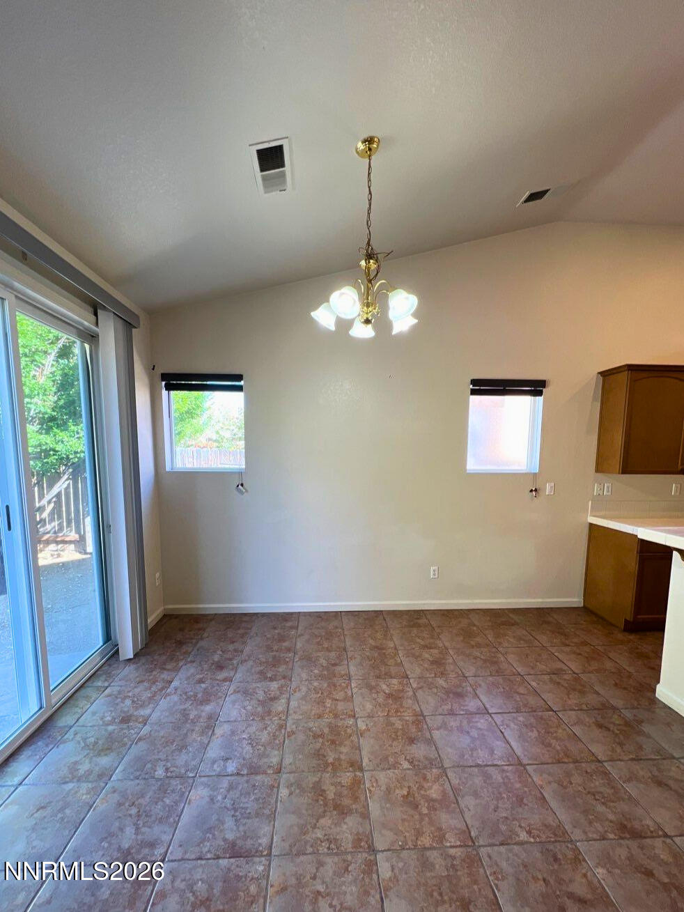 7169 Beacon Drive Reno, NV 89506 - Photo 6 of 18 bc8bb746-a295-41c6-8430-3f973bd942fb