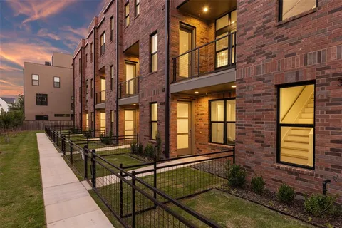 $674,900 | 3048 ChImes Street, Dallas, TX 75219