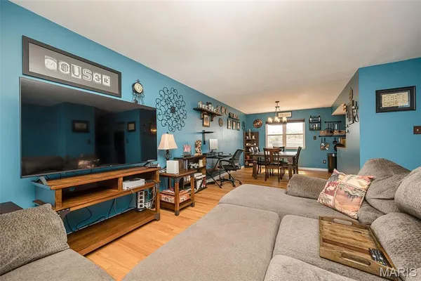 $275,000 | 28 James Court, Ballwin, MO 63021