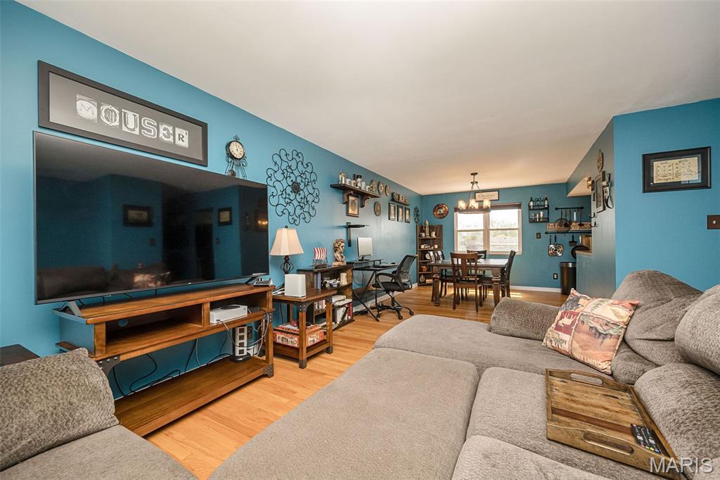 28 James Court Ballwin, MO 63021 - Photo 3 of 26