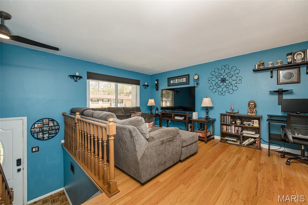 28 James Court Ballwin, MO 63021 - Photo 5 of 26