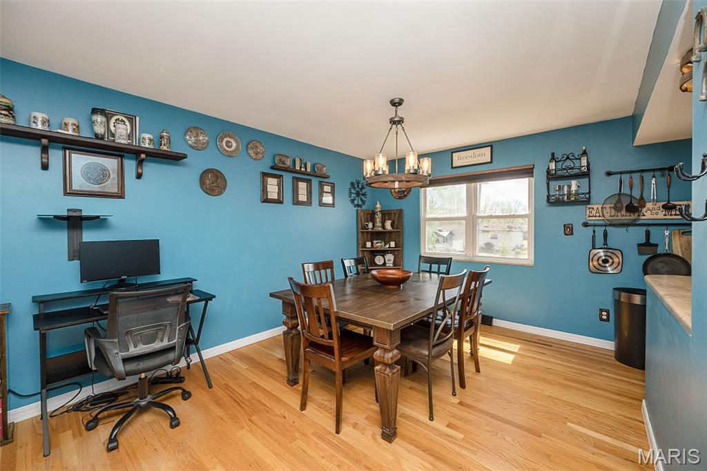 28 James Court Ballwin, MO 63021 - Photo 6 of 26