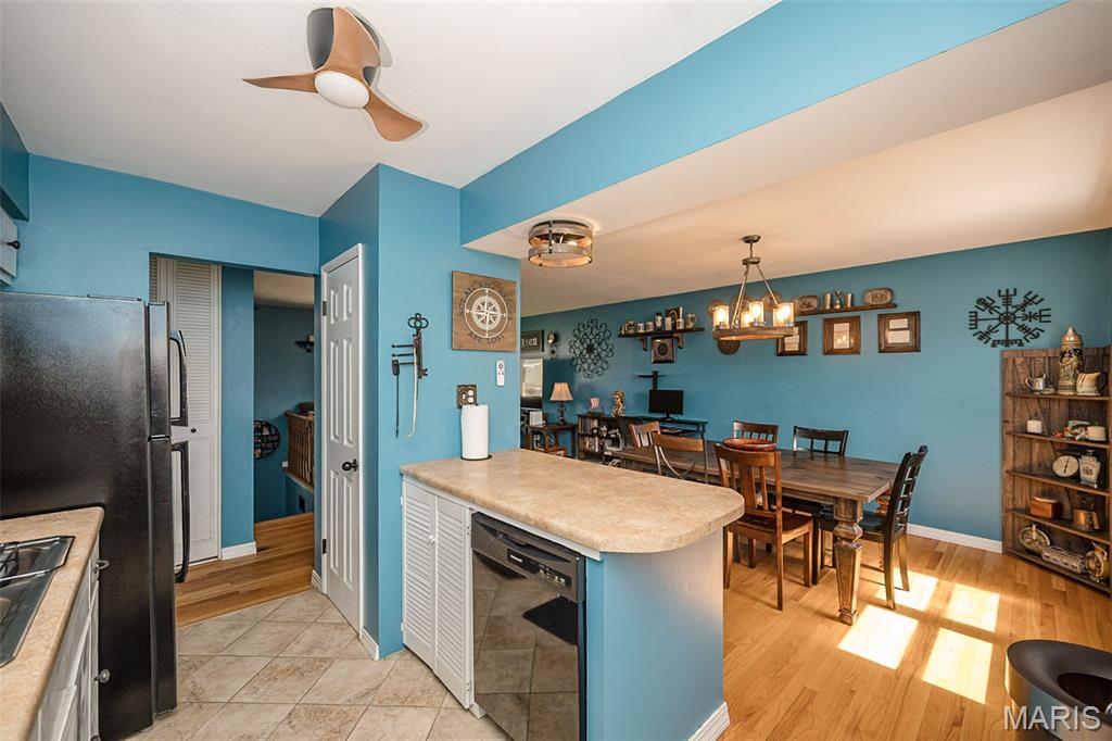 28 James Court Ballwin, MO 63021 - Photo 9 of 26