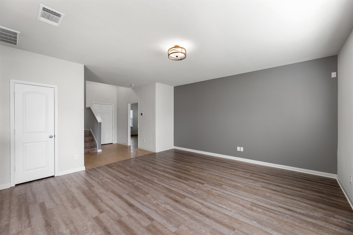 9715 Blue Sapphire Lane Rosharon, TX 77583 - Photo 8 of 30 Another view of the living room.