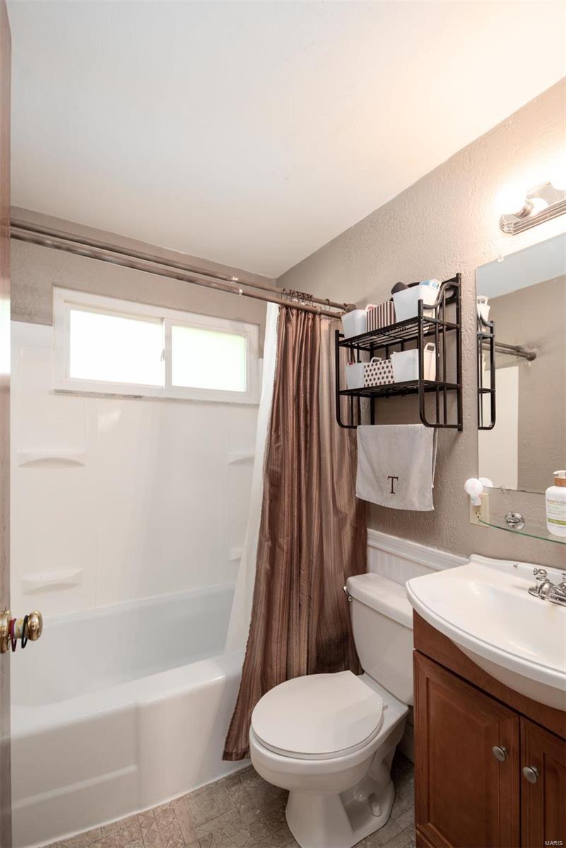 894 Teson Road Hazelwood, MO 63042 - Photo 16 of 21 Gallery Image 16
