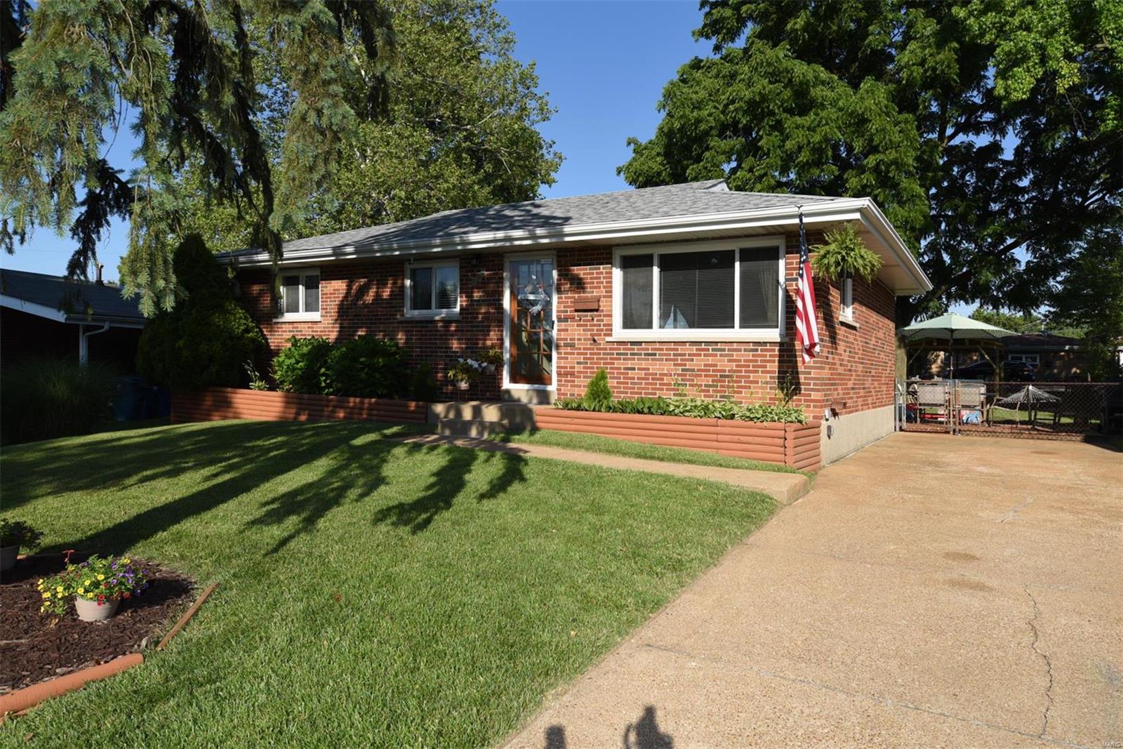 894 Teson Road Hazelwood, MO 63042 - Photo 3 of 21 Gallery Image 3