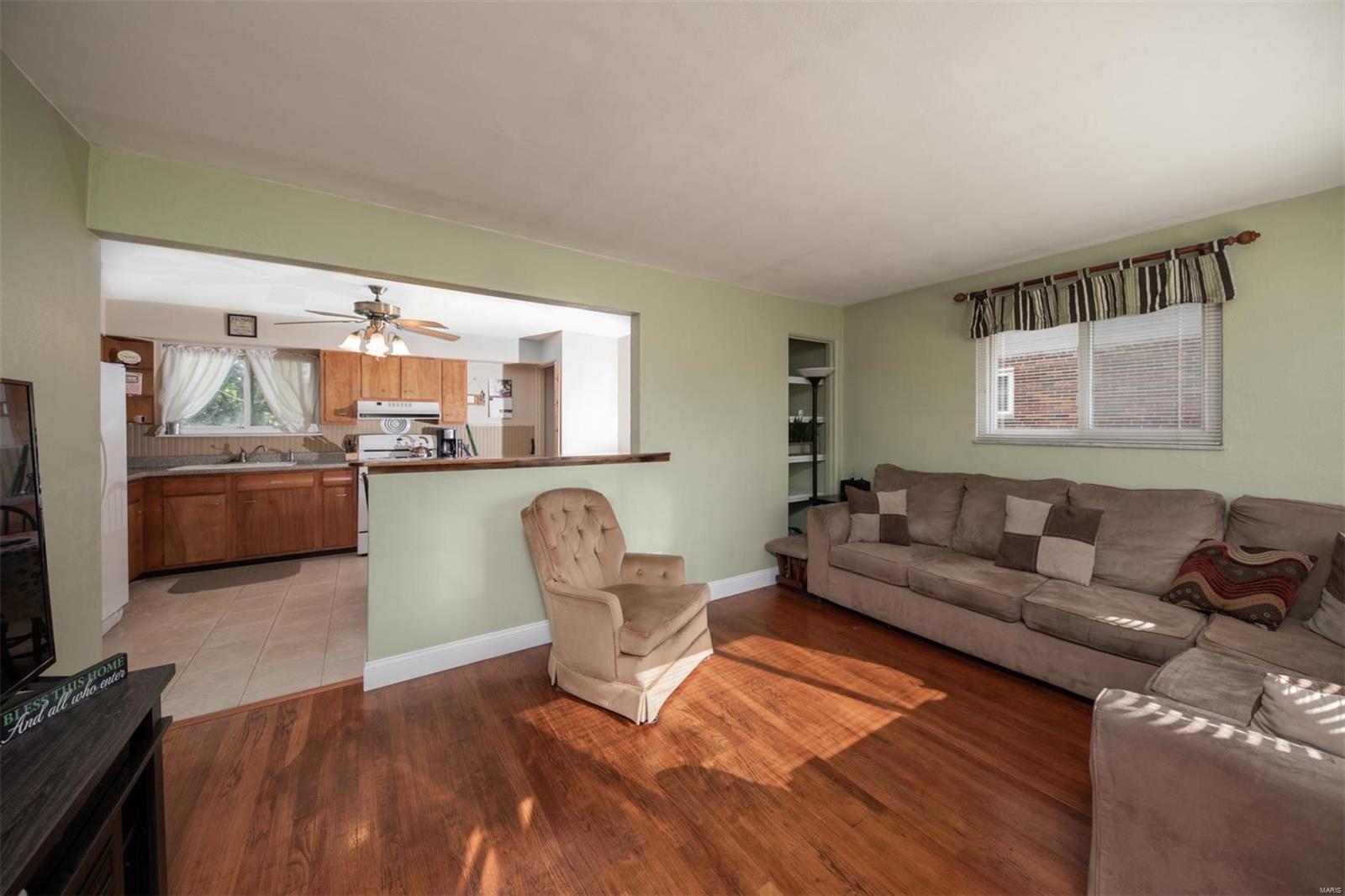 894 Teson Road Hazelwood, MO 63042 - Photo 8 of 21 Gallery Image 8
