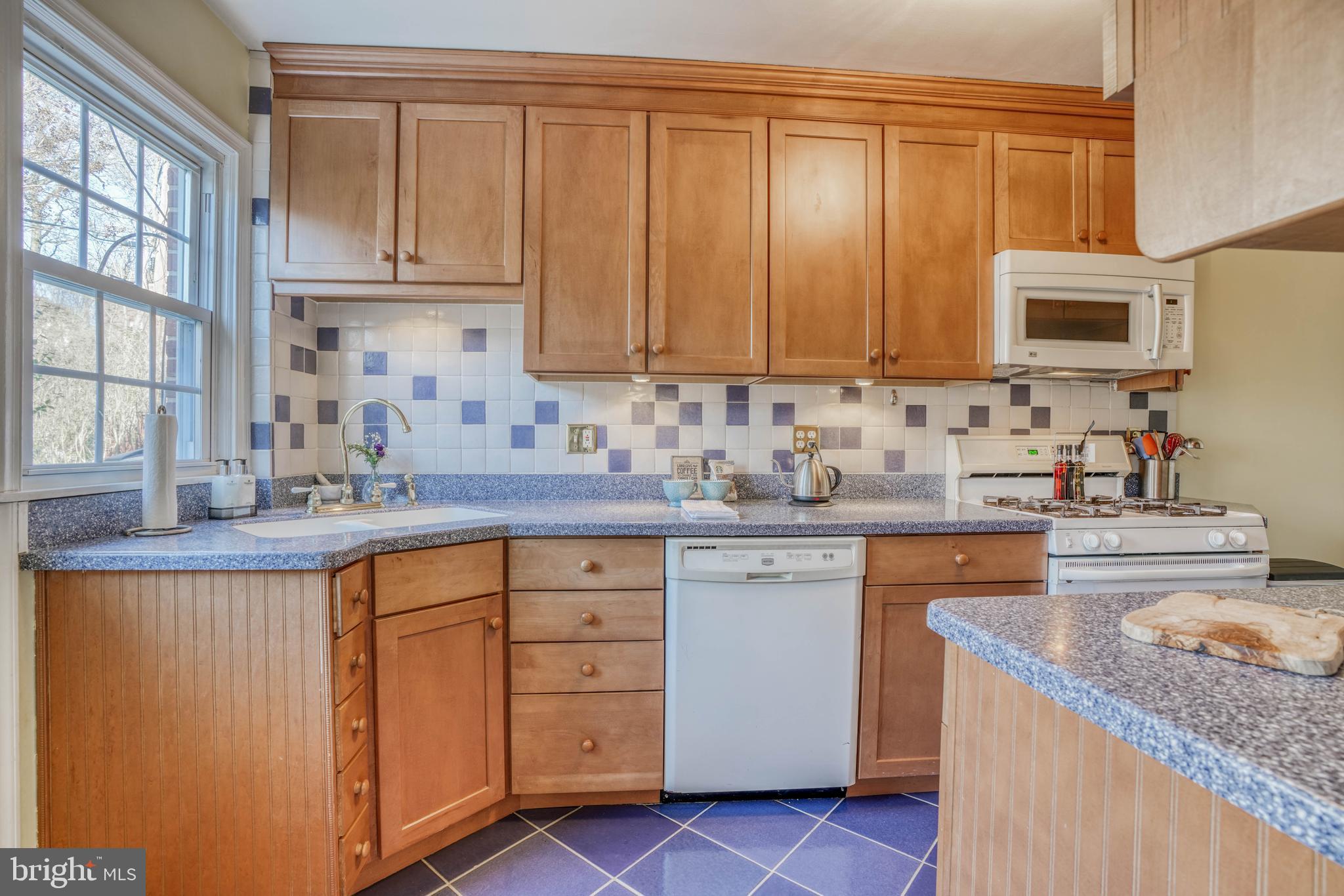 170 Dumbarton Road Baltimore, MD 21212 - Photo 11 of 50 Window over the Kitchen sink and tile backsplash.