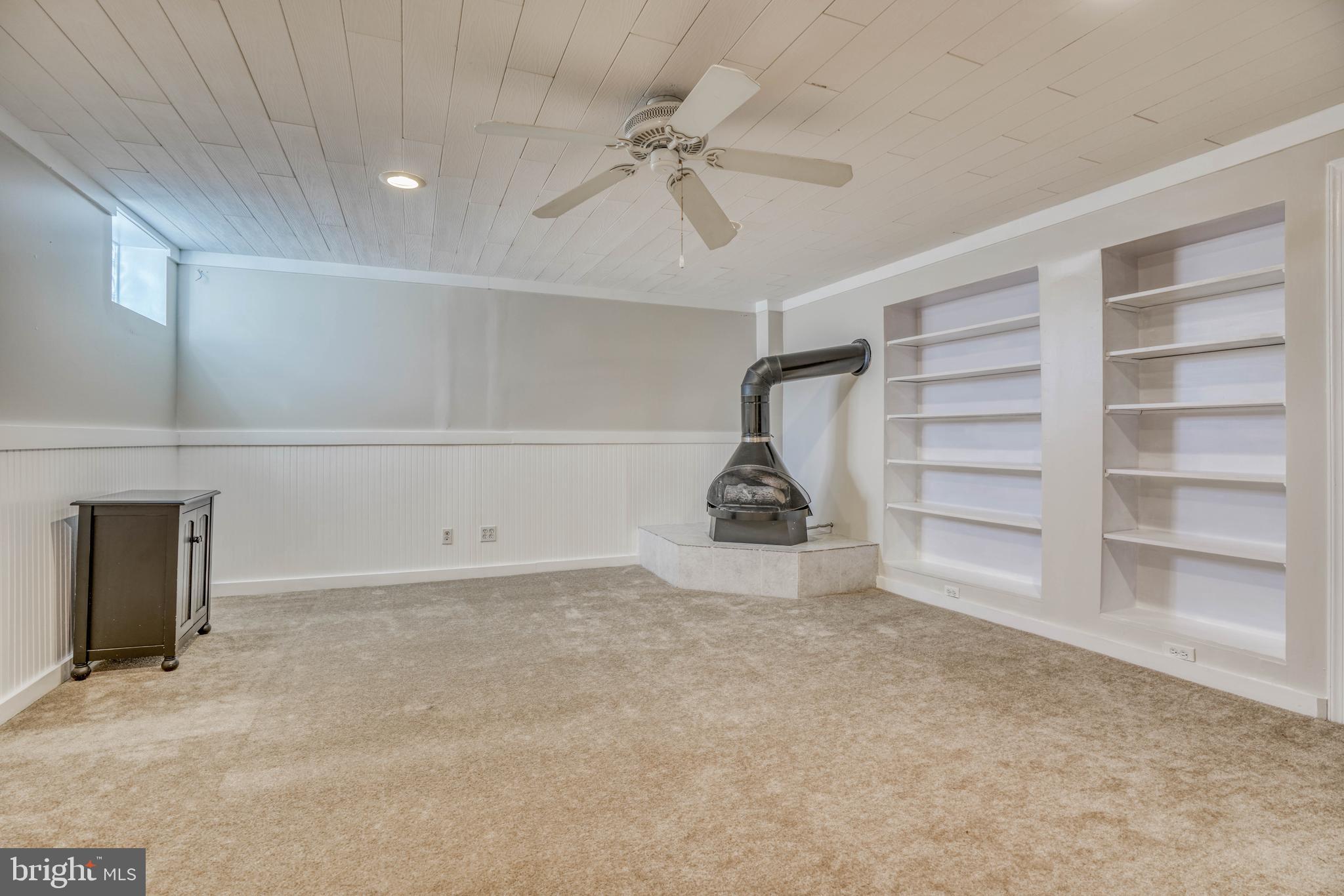 170 Dumbarton Road Baltimore, MD 21212 - Photo 19 of 50 Built-in shelving to keep you organized.