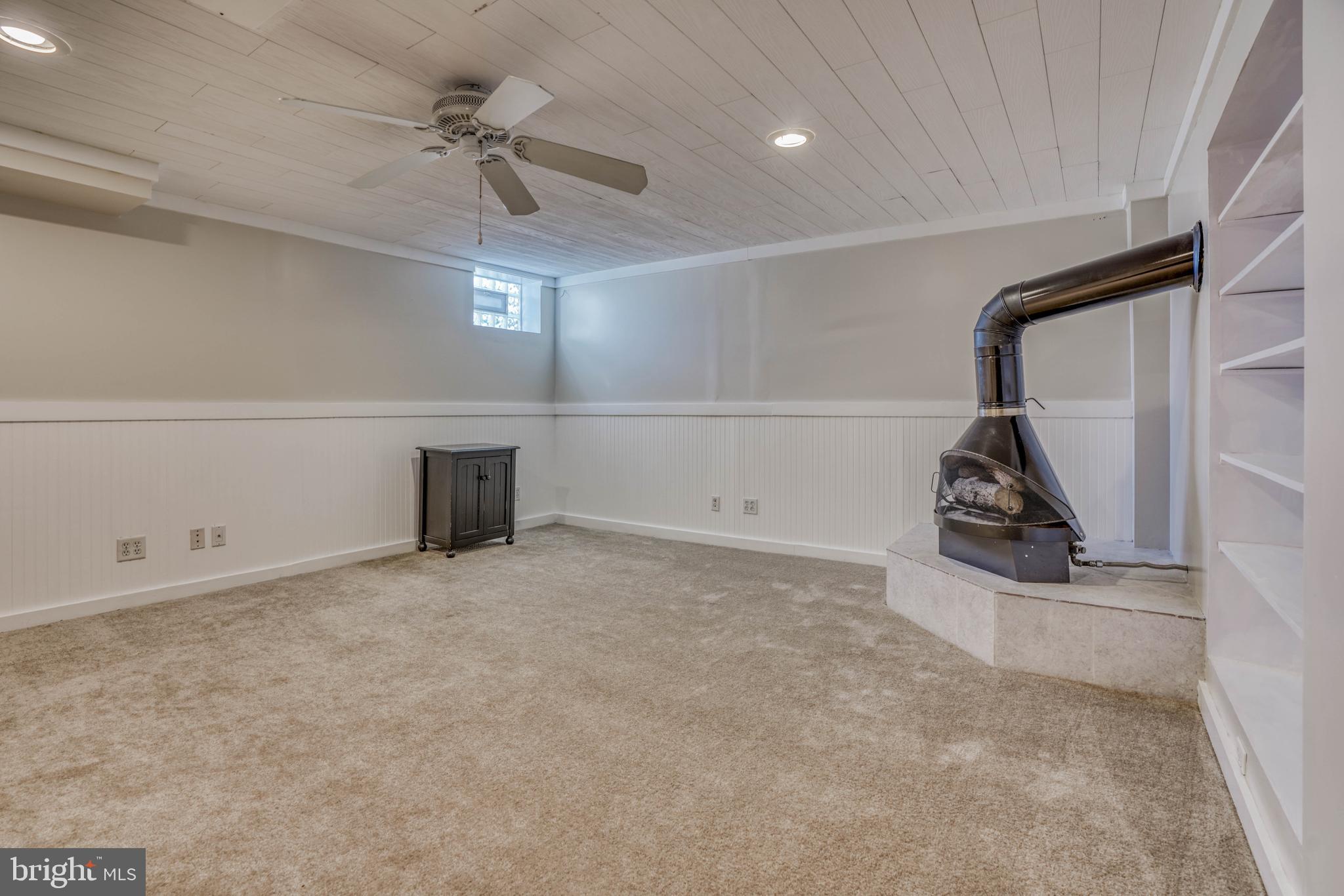 170 Dumbarton Road Baltimore, MD 21212 - Photo 21 of 50 Recessed Lighting, fan, and Wainscoting detail.