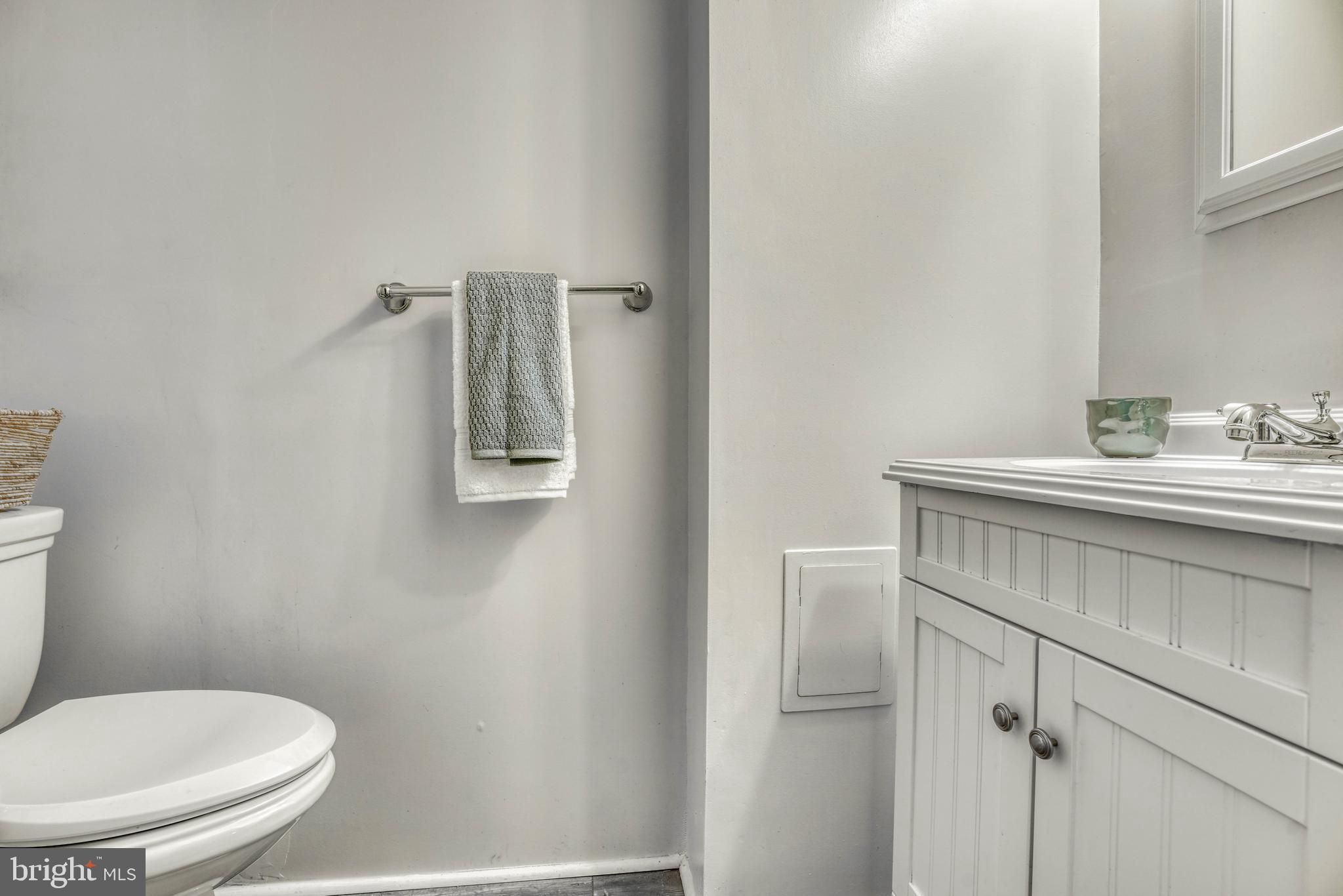 170 Dumbarton Road Baltimore, MD 21212 - Photo 25 of 50 Lovely Half Bath with new flooring.