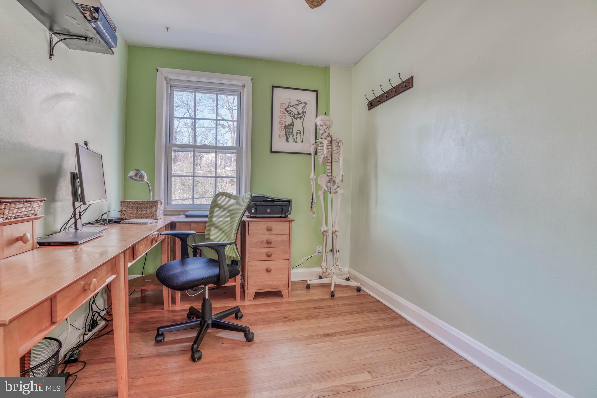 170 Dumbarton Road Baltimore, MD 21212 - Photo 33 of 50 There is a ceiling fan in this room.