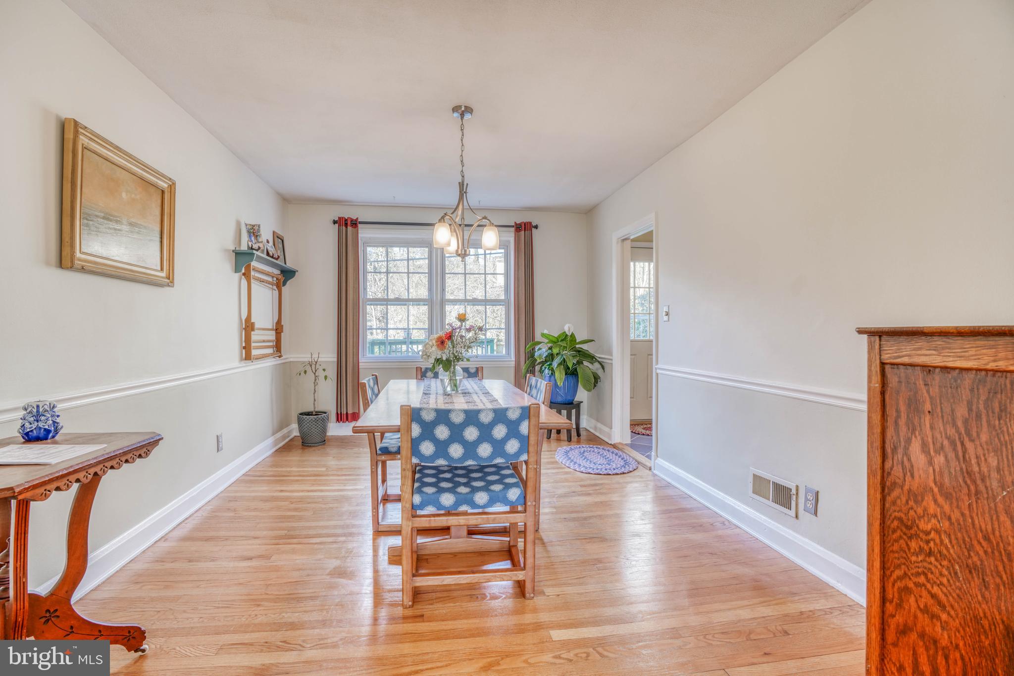 170 Dumbarton Road Baltimore, MD 21212 - Photo 6 of 50 Dining Room with double window view of backyard.