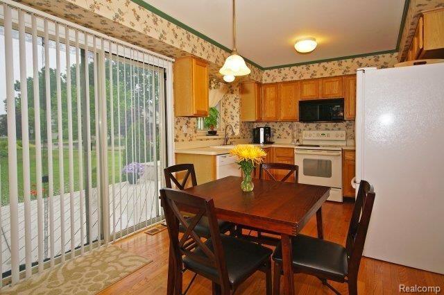 1795 Dunston Road Canton, MI 48188 - Photo 10 of 25 Breakfast Nook