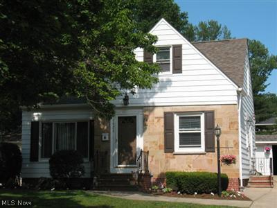 Beautiful partial stone front Bungalow