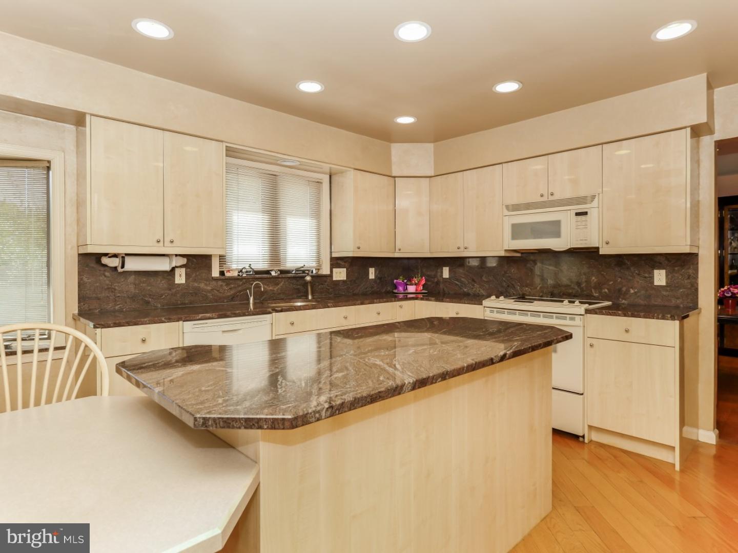 90 Snowflake Road Huntingdon Valley, PA 19006 - Photo 5 of 21 Kitchen