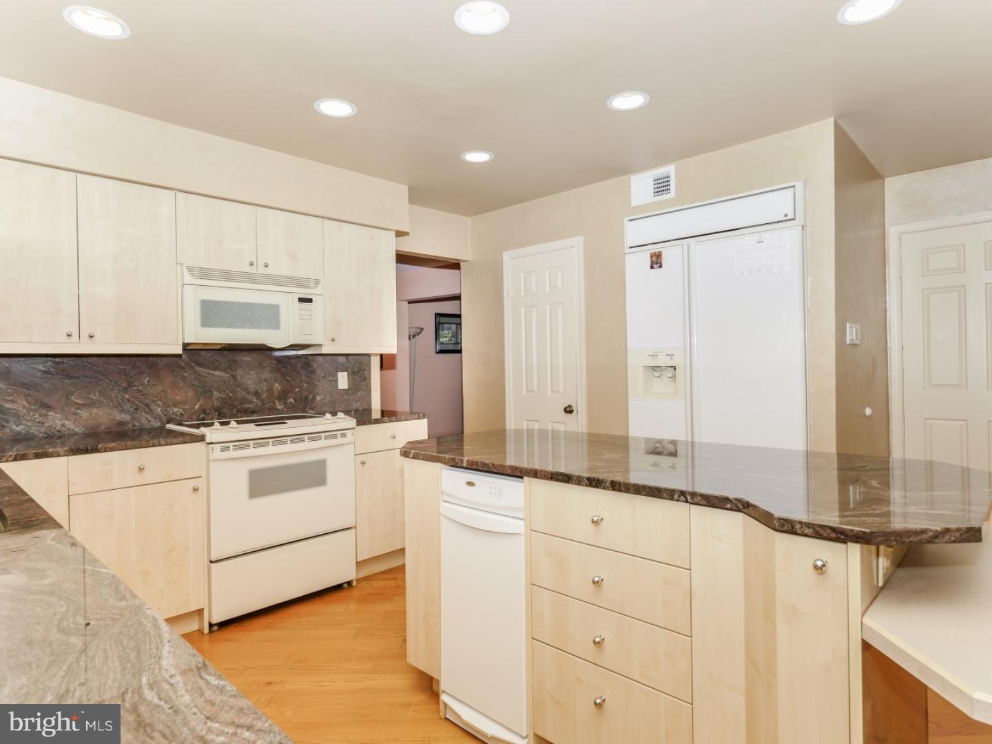 90 Snowflake Road Huntingdon Valley, PA 19006 - Photo 7 of 21 Kitchen
