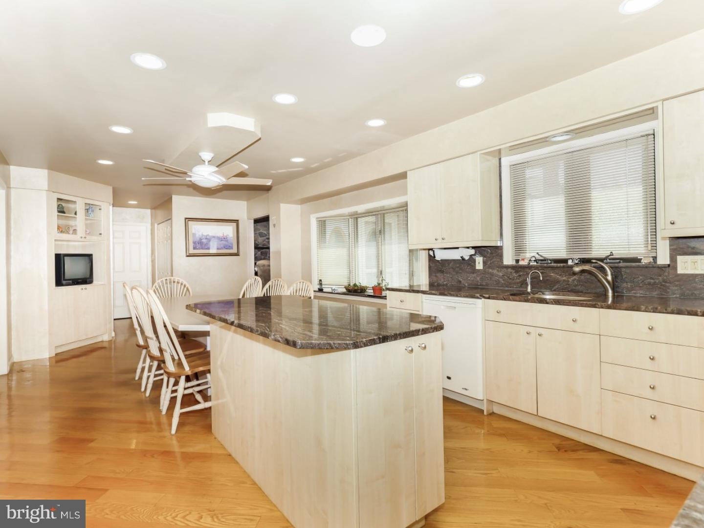 90 Snowflake Road Huntingdon Valley, PA 19006 - Photo 9 of 21 Kitchen