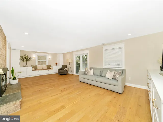 $883,500 | 4008 Barnsley Lane, Olney, MD 20832