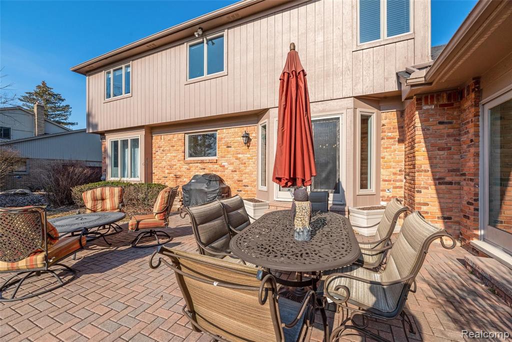 2633 Lambeth Park Rochester Hills, MI 48306 - Photo 36 of 40