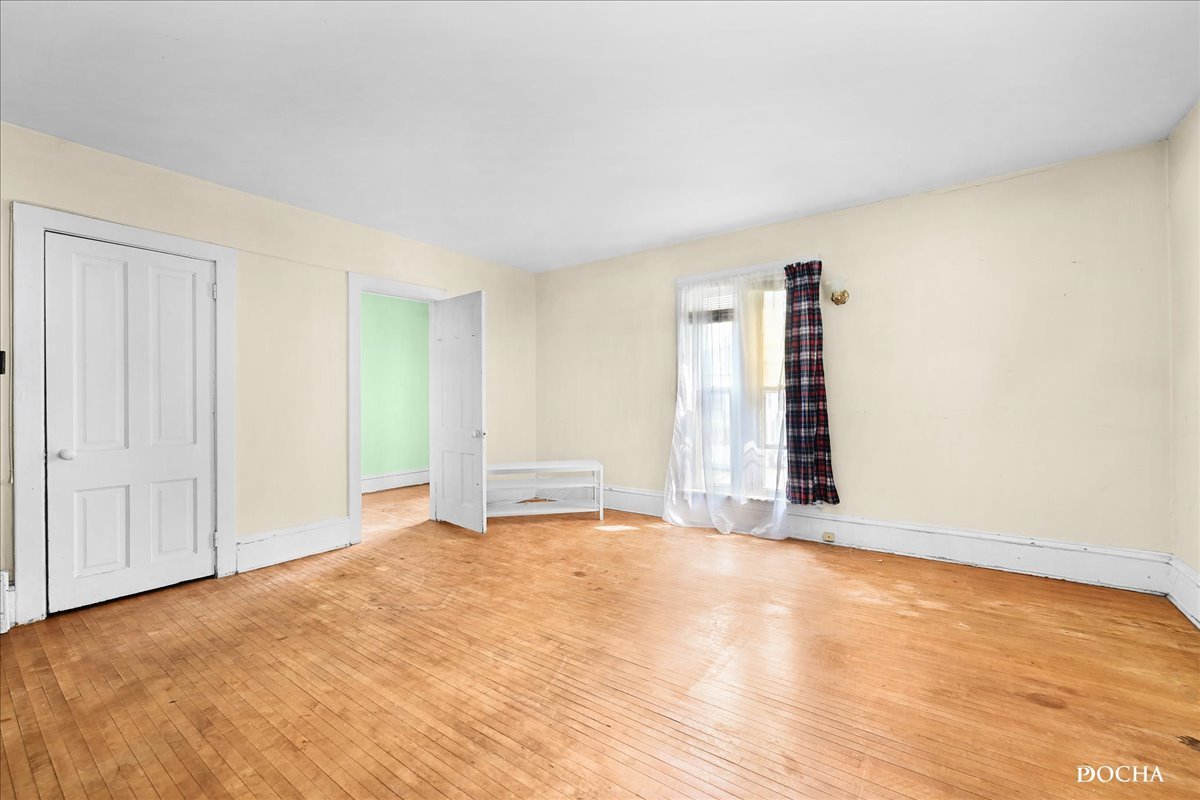 316 North Spring Street Elgin, IL 60120 - Photo 8 of 12 Gallery Image 8