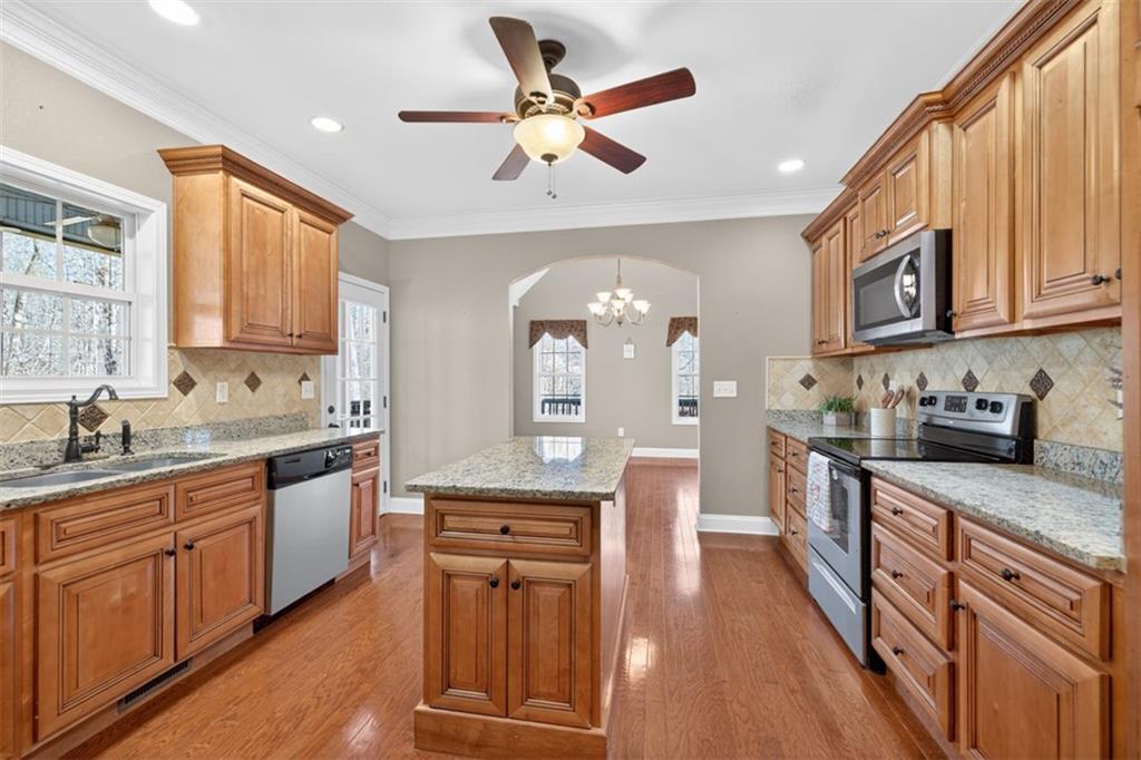 90 Azalea Court Murrayville, GA 30564 - Photo 16 of 68