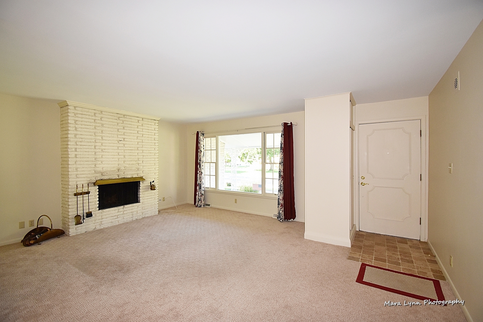 8 North Bereman Road Montgomery, IL 60538 - Photo 2 of 34