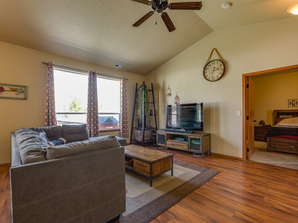 5118 North Bannen Road Spokane Valley, WA 99216 - Photo 3 of 20 Gallery Image 3