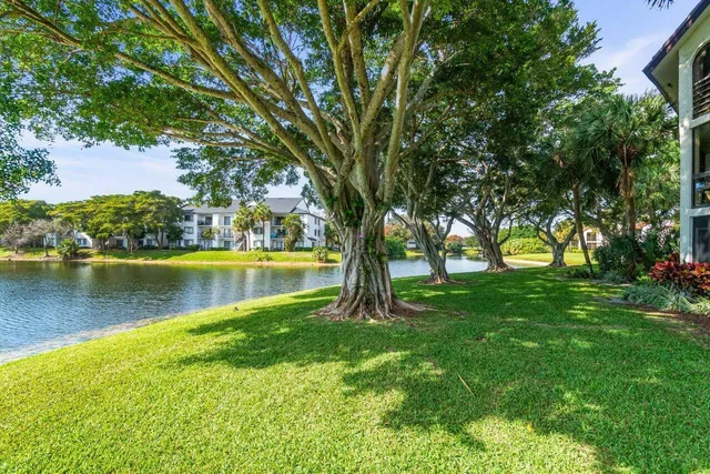 $175,000 | 5380 Cedar Lake Drive, Unit 303, Boynton Beach, FL 33437