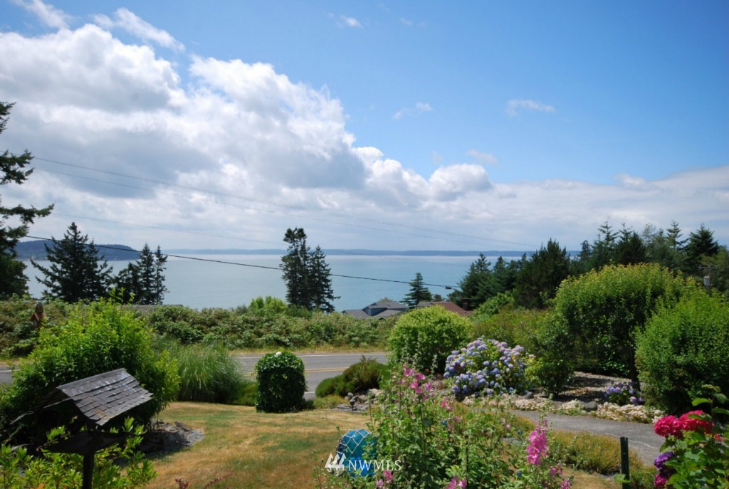 1597 Polnell Road Oak Harbor, WA 98277 - Photo 2 of 17 Gallery Image 2
