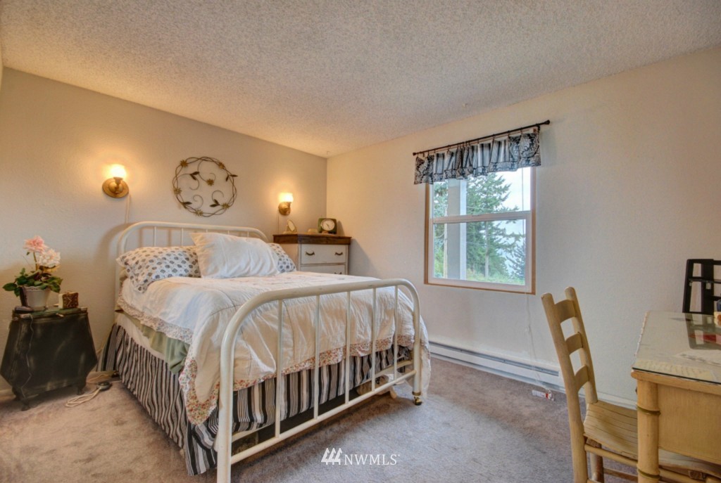 1597 Polnell Road Oak Harbor, WA 98277 - Photo 11 of 17 Gallery Image 11