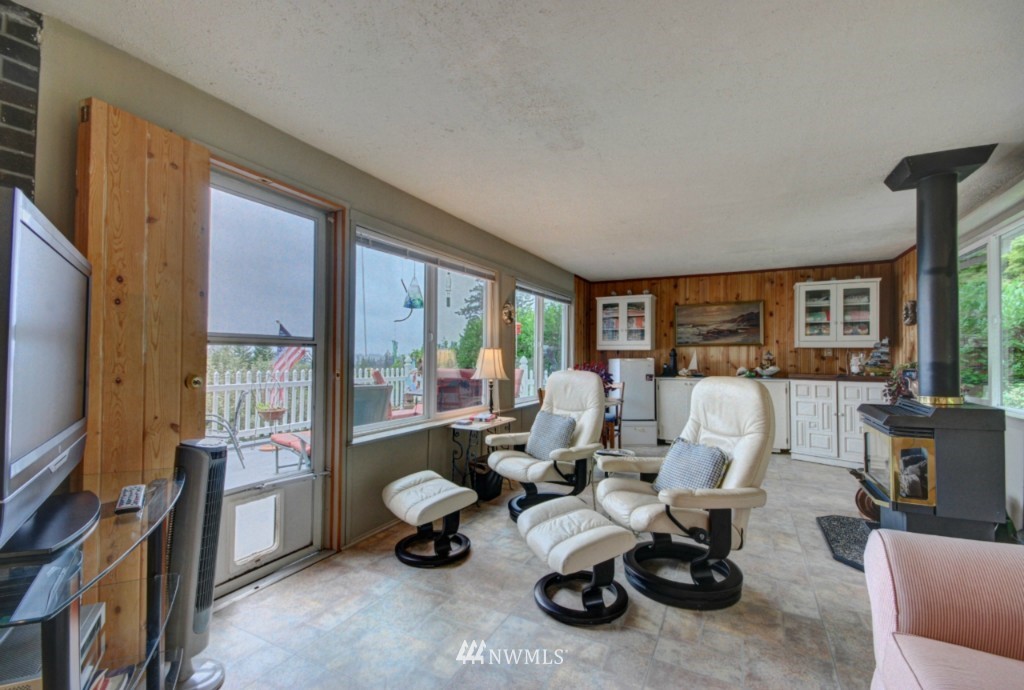 1597 Polnell Road Oak Harbor, WA 98277 - Photo 7 of 17 Gallery Image 7