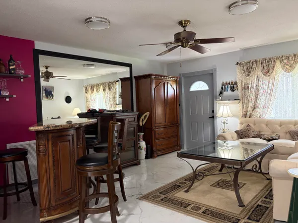 $2,450 | 6710 Northwest 58th Court, Tamarac, FL 33321