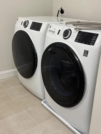 $2,950 | 74 Rockingham Road, Unit 104, Derry, NH 03038