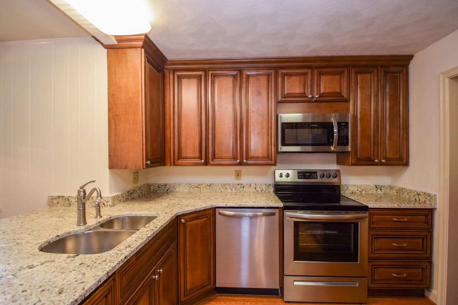 1915 Walmann Road Southwest Roanoke, VA 24018 - Photo 4 of 34 9