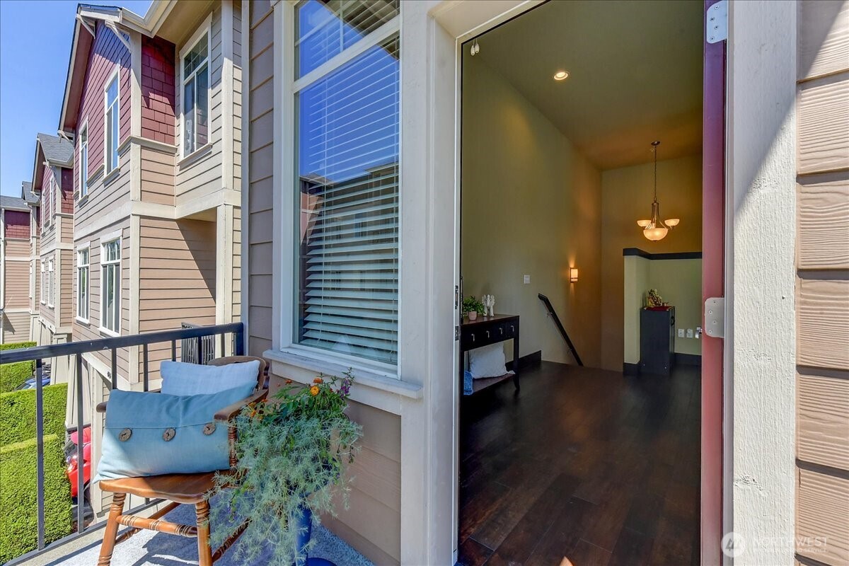 4020 Northeast 3rd Place, Unit B Renton, WA 98056 - Photo 6 of 28