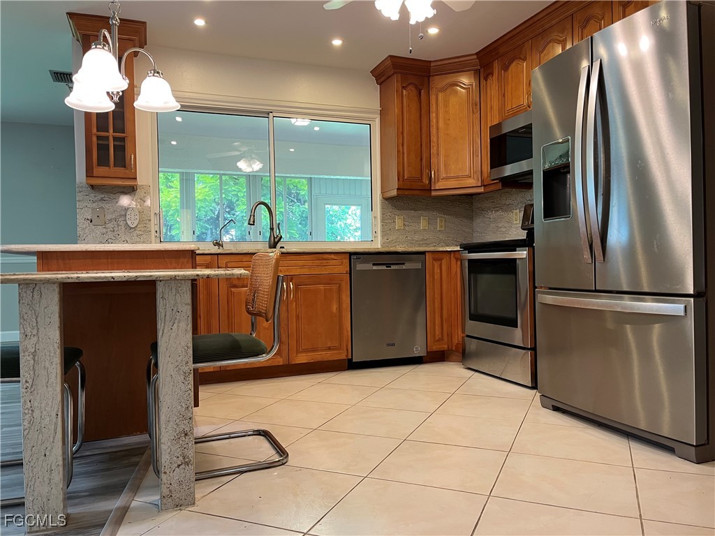 12878 Iona Road Fort Myers, FL 33908 - Photo 4 of 30