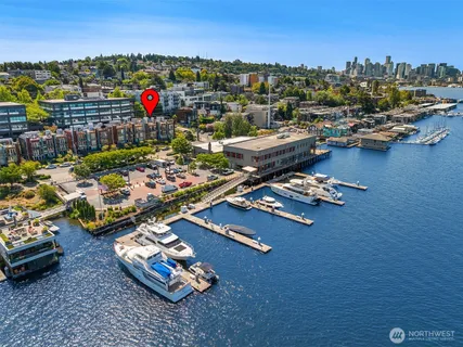 $2,400,000 | 2804 Fairview Avenue East, Seattle, WA 98102