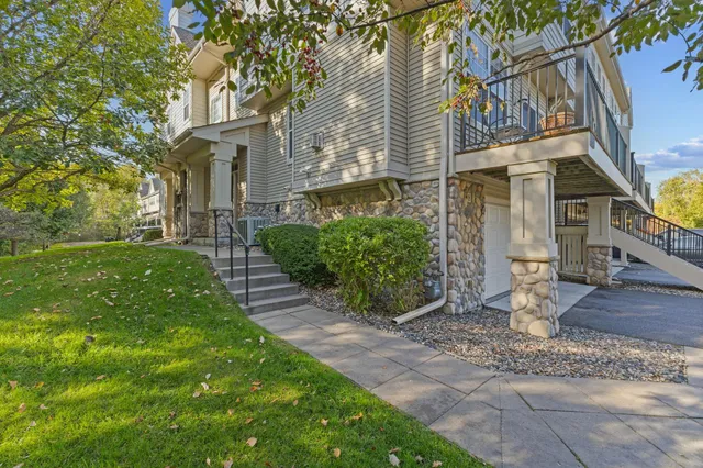 $269,900 | 14569 Everton Avenue North, Unit 8, Hugo, MN 55038