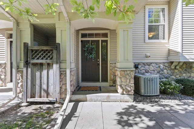 $269,900 | 14569 Everton Avenue North, Unit 8, Hugo, MN 55038