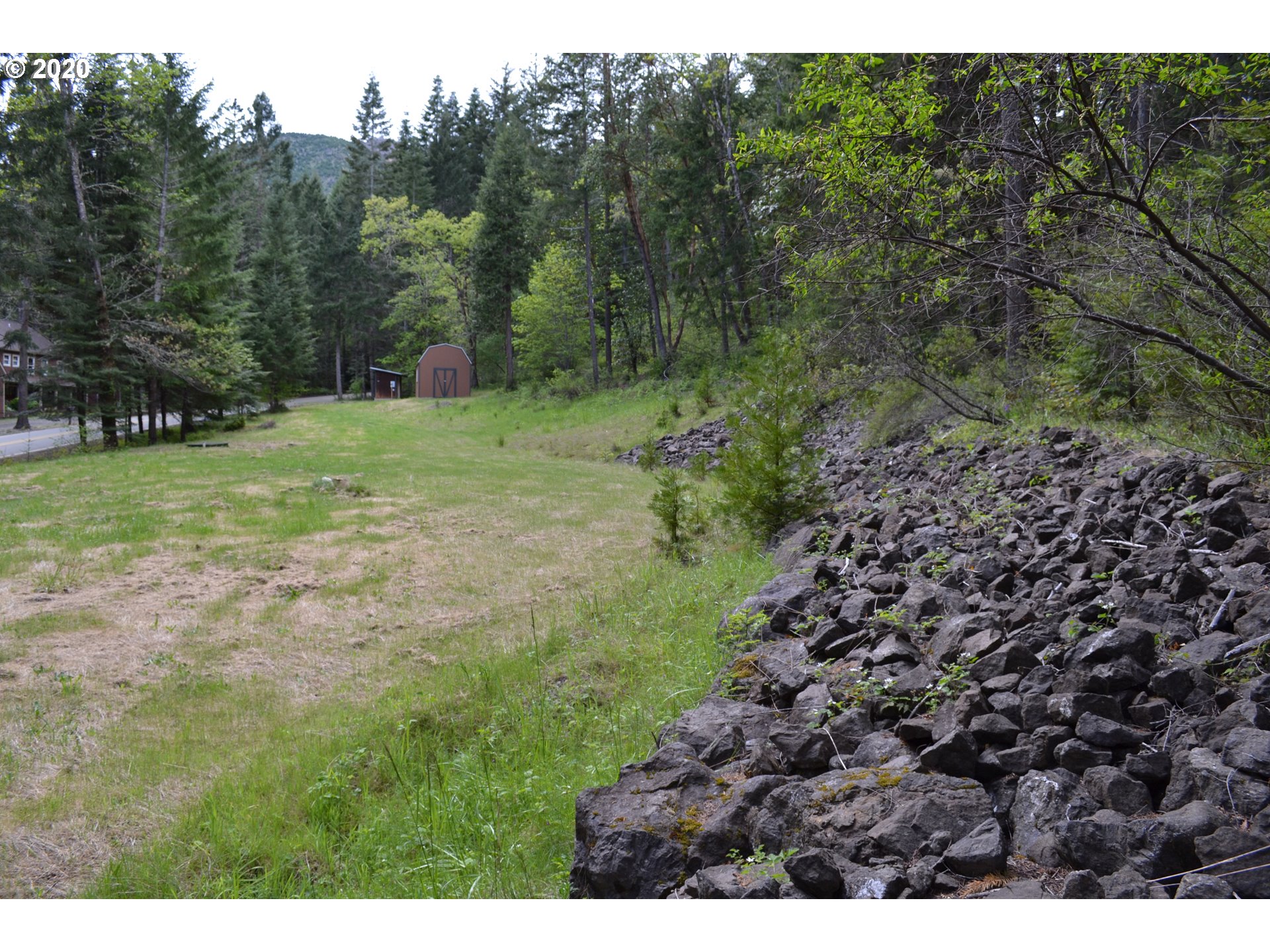 787 Snowberry Road Roseburg, OR 97471 - Photo 2 of 14
