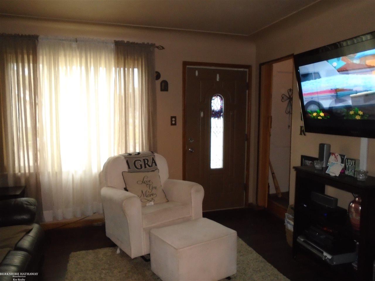 8239 Toepfer Road Warren, MI 48089 - Photo 4 of 33 31358305-3.JPG