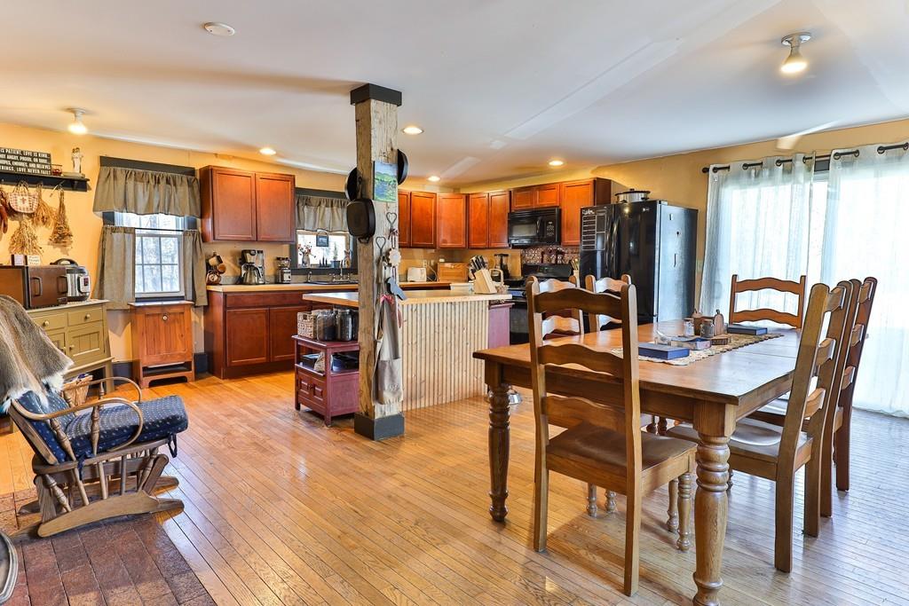 122 New Braintree Road Oakham, MA 01068 - Photo 2 of 29 Gallery Image 2