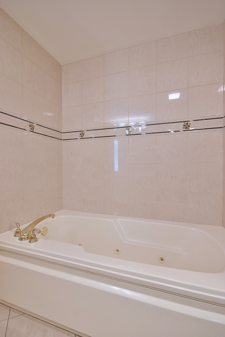 1745 Pavilion Way, Unit 502 Park Ridge, IL 60068 - Photo 25 of 51